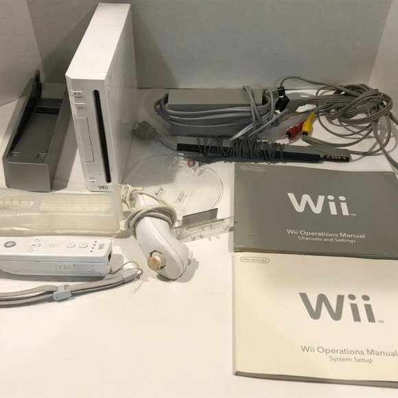 Nintendo Wii Console RVL-001 + Cords, Controller, Manual, Preowned, Tested - Picture 1 of 9